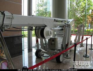 北京街頭的高空作業(yè)車