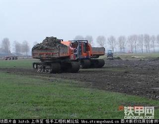 日立履帶式小型自卸車