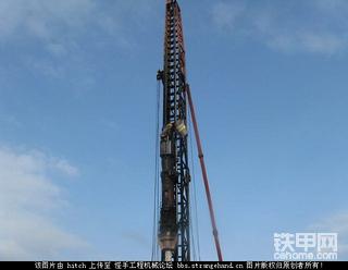 一组基础施工设备照片