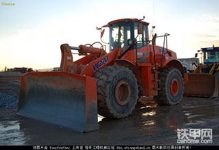 Fiat Kobelco（菲亚特 神钢）W270装载机