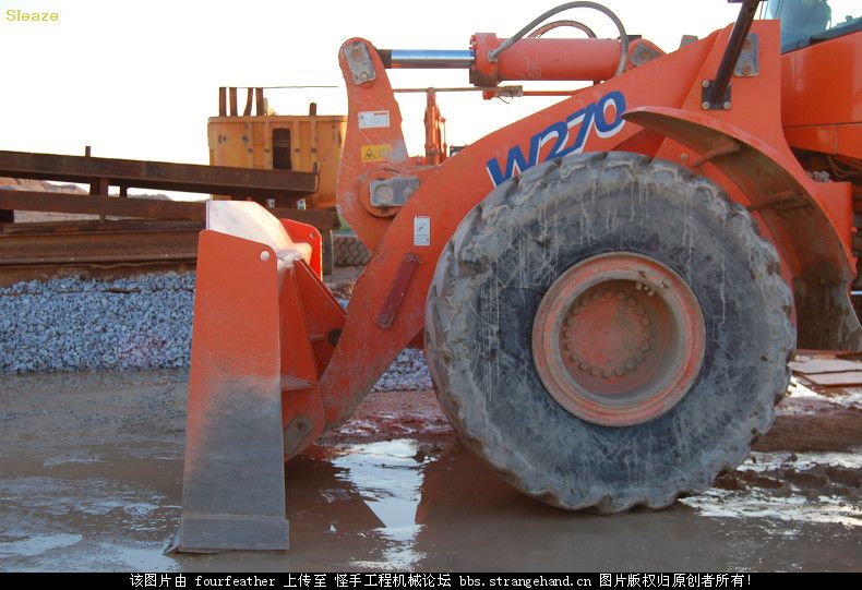 Fiat Kobelco（菲亞特 神鋼）W270裝載機(jī)