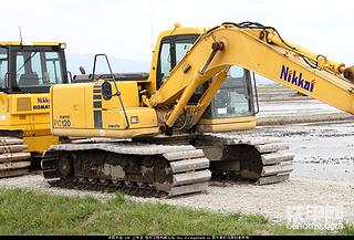 这段时间的太阳好热啊，日本机子也放着。