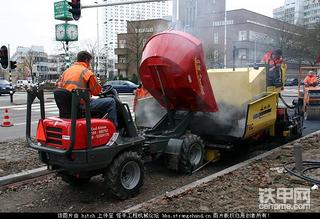 国外的小翻斗车