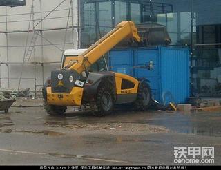 利勃海爾伸縮臂叉車TL435—13