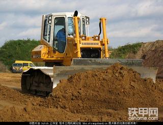 利勃海尔推土机PR724