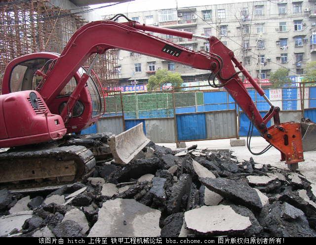 什么牌子的挖掘機(jī)？