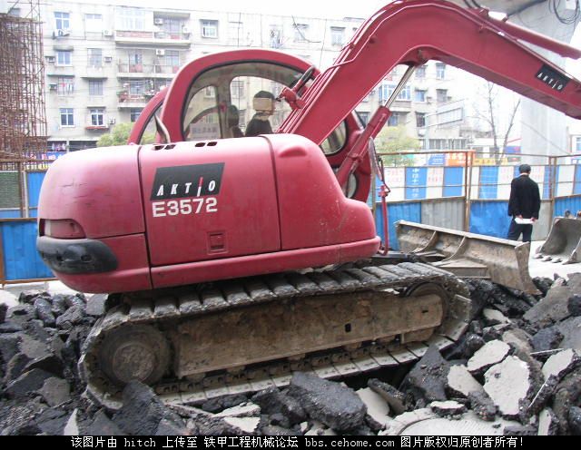 什么牌子的挖掘機(jī)？