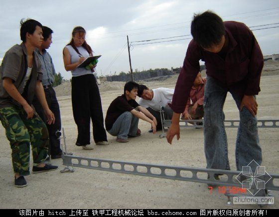 柏油路是怎么鋪出來的：道路施工照片