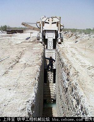 国外的大型开沟设备