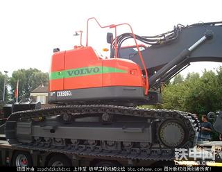 沃尔沃ECR305CL及小松PC308USLC-3