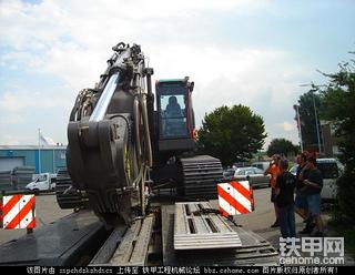 沃尔沃ECR305CL及小松PC308USLC-3