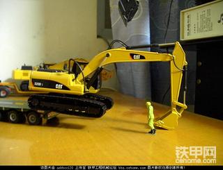 CAT320DL和KOMAT`SU PC200LC对比