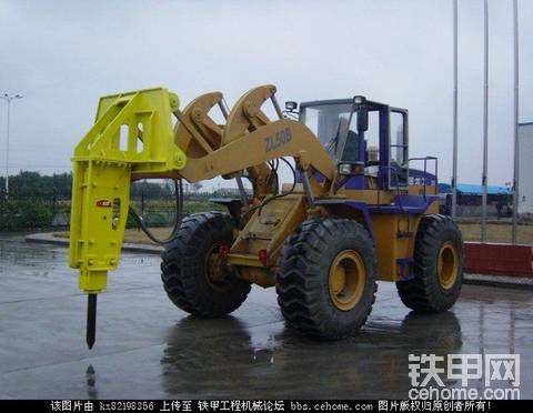 原来装载机也可以装这附件
