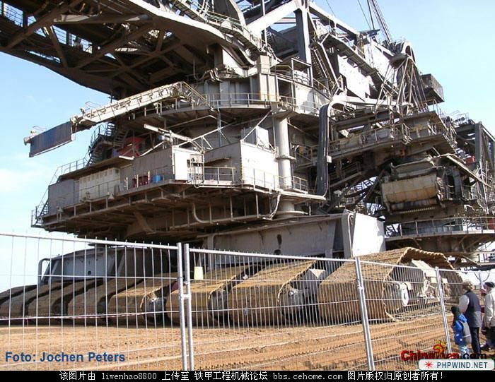 这是什么挖掘机？？？？？？