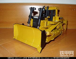 卡特彼勒D10T推土機(jī)模型