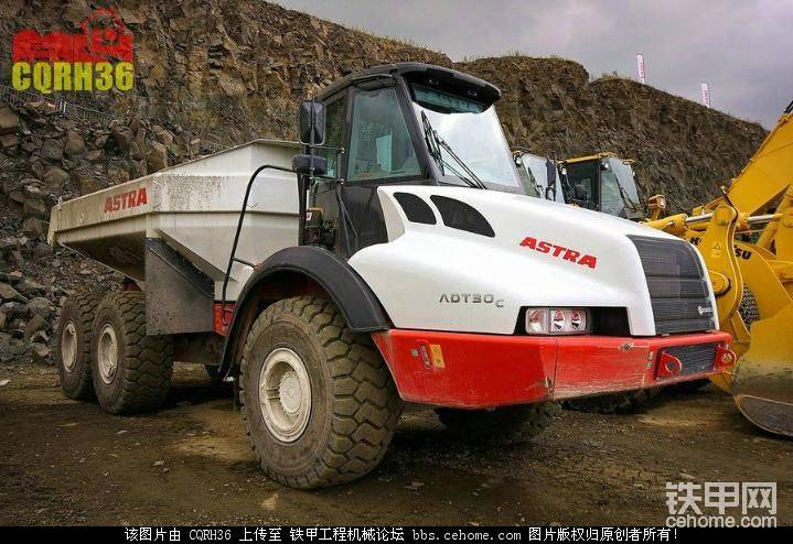 ASTRA  ADT30C鉸接 自重50.7T；載重30T；功率260KW