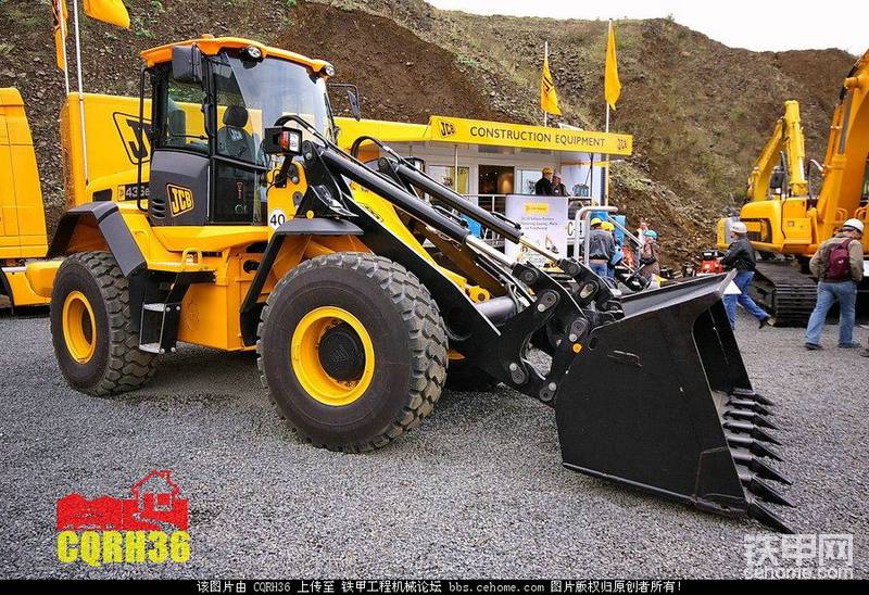 JCB  436EHT  自重16.9T；斗容2.7m&amp;sup3;；功率132KW