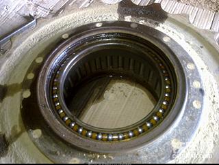 挖掘机行走系统