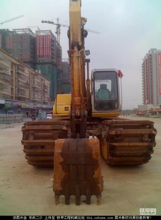 偶见水上挖掘机