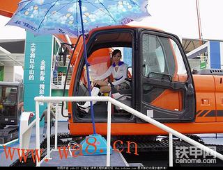 美女司机据说一个月2万呢