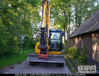 漂亮的JCB8080