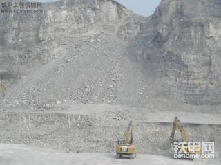 CAT挖掘機(jī)移山[國內(nèi)施工場景]
