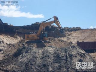 三一SY700C在内蒙古作业