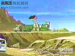 刚看变形金刚最老的那个版本的动画片惊奇的发现大力神的一个超级错误