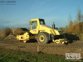 宝马格压路机有的是