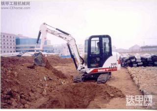 山猫小型挖掘机中国施工图片