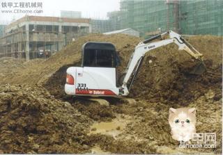山猫小型挖掘机中国施工图片