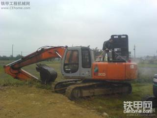 怪手回家過年了