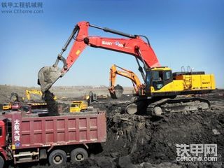 三一SY700C在内蒙古神华煤矿作业  之二