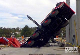 吊车事故，起吊到倒塌（01）