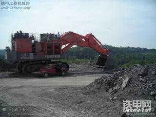 给大家看看挖机牛斗！