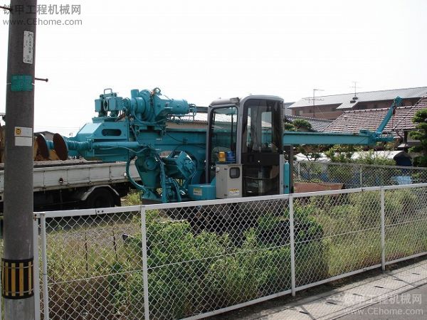 日版鑽挖機(jī)及礦山專用鑽機(jī)