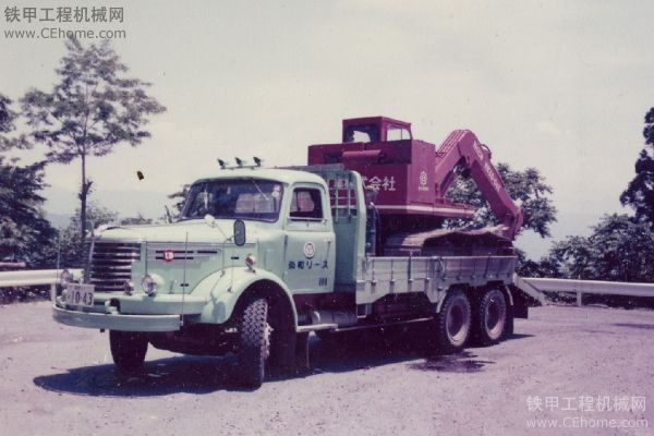 二十年前日本搬運(yùn)挖機(jī)車