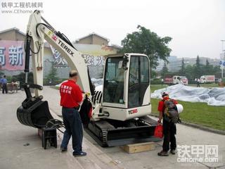 TEREX TC60 在四川进行抗震救灾