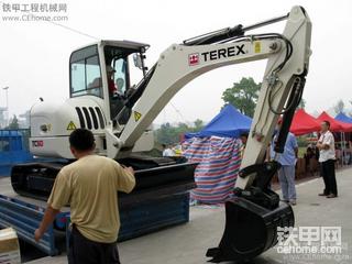 TEREX TC60 在四川进行抗震救灾