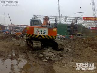 昨天无聊跑到朋友工地去玩拍的[上海世博园]