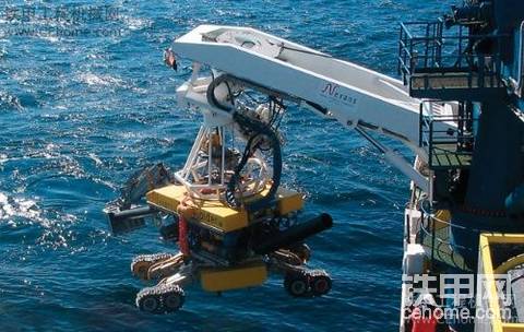 水下遥控挖掘机