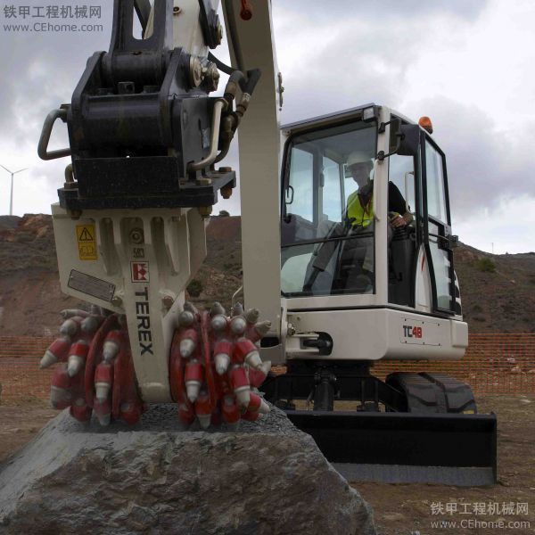 TEREX︱SCHAEFF 水平液压铣刨机