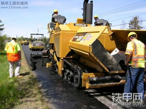 淺談卡特彼勒AP755瀝青混凝土攤鋪機(jī)保養(yǎng)