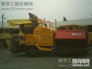 新买的三一LTU120C沥青摊铺机