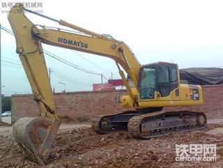 小松PC240-8挖掘机