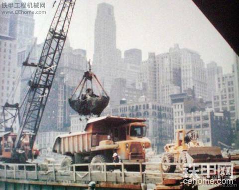当年修建世贸中心的情景