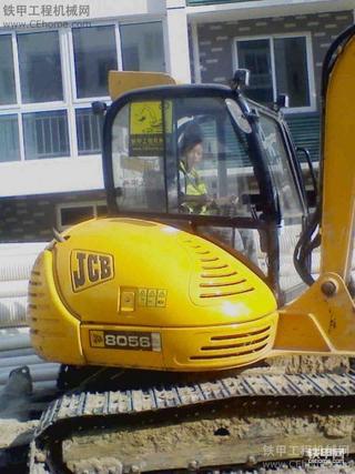 我的JCB8056（帶鐵甲車(chē)貼）