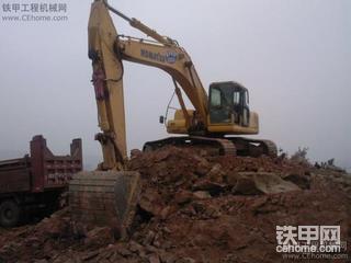 小动物之座驾—小松PC300-7