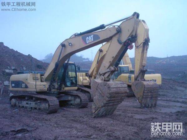 CAT 325D 。凭借着不要脸不要命的精神成功当选我们的生产队长