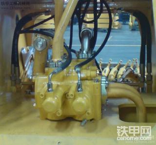 在廠里拍的柳工裝載機(jī)圖片，放幾張給大家看。